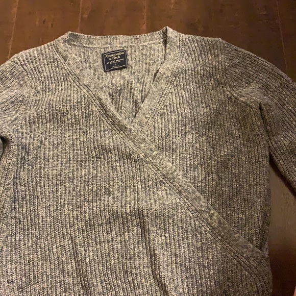 Grey Abercrombie and Fitch v-neck sweater - Picture 2 of 4